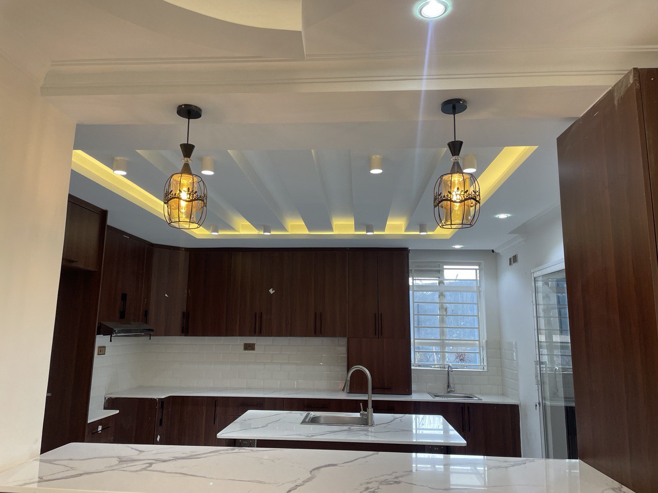 Kitchen in Kenya with beautiful gypsum