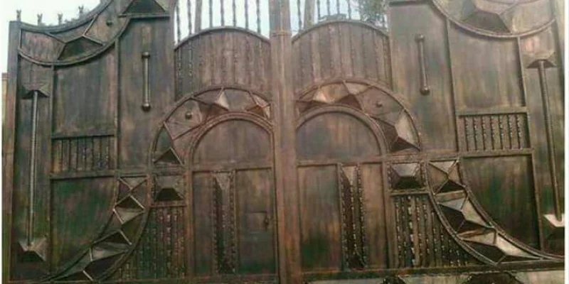 Steel Gates in Kenya